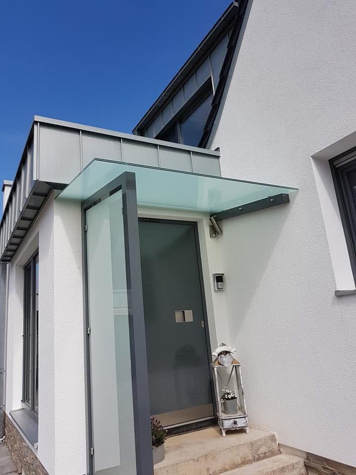 Glasvordach am Hauseingang: Vordach / Glas in Uder